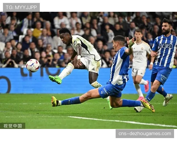 即时：维尼修斯左路突破传中，贝林厄姆头球破门，皇马1-0领先贝蒂斯